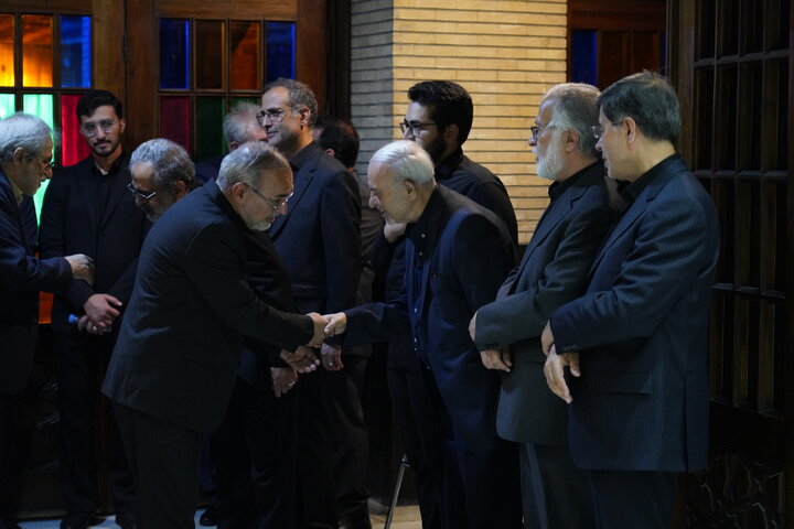 لاریجانی، حسن خمینی، جنتی، هاشمی،  مرعشی، واعظی، جهانگیری و محمدعلی نجفی در یک مراسم