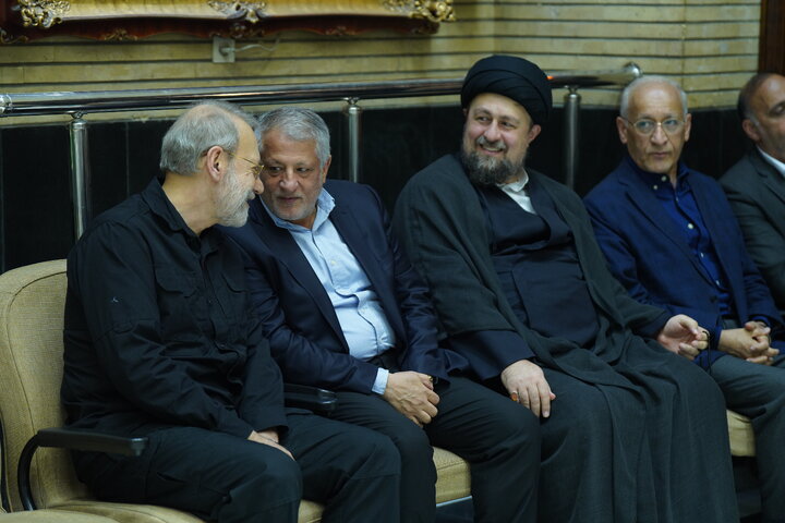 لاریجانی، حسن خمینی، جنتی، هاشمی،  مرعشی، واعظی، جهانگیری و محمدعلی نجفی در یک مراسم