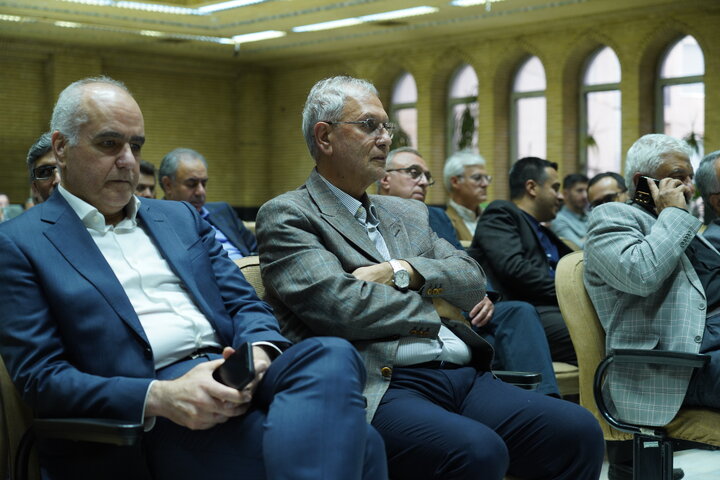 لاریجانی، حسن خمینی، جنتی، هاشمی،  مرعشی، واعظی، جهانگیری و محمدعلی نجفی در یک مراسم
