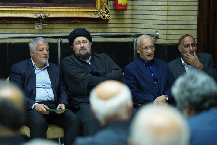 لاریجانی، حسن خمینی، جنتی، هاشمی،  مرعشی، واعظی، جهانگیری و محمدعلی نجفی در یک مراسم
