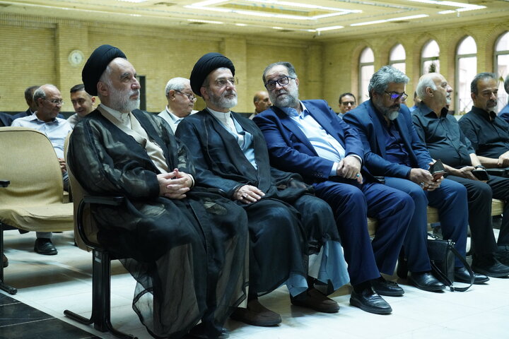 لاریجانی، حسن خمینی، جنتی، هاشمی،  مرعشی، واعظی، جهانگیری و محمدعلی نجفی در یک مراسم