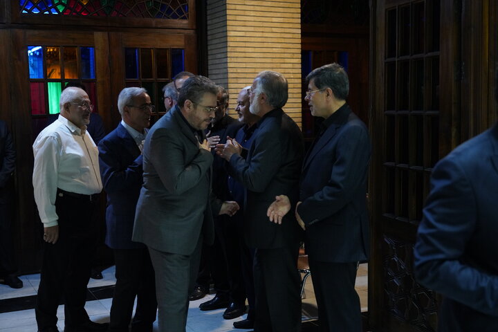 لاریجانی، حسن خمینی، جنتی، هاشمی،  مرعشی، واعظی، جهانگیری و محمدعلی نجفی در یک مراسم