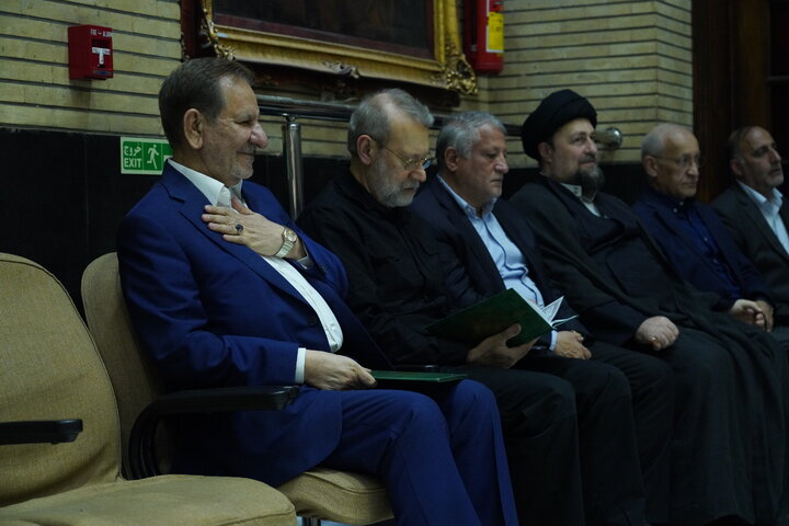 لاریجانی، حسن خمینی، جنتی، هاشمی،  مرعشی، واعظی، جهانگیری و محمدعلی نجفی در یک مراسم