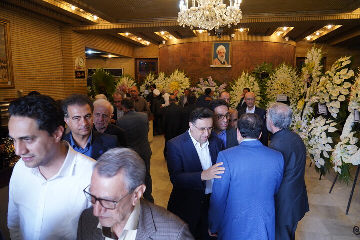لاریجانی، حسن خمینی، جنتی، هاشمی،  مرعشی، واعظی، جهانگیری و محمدعلی نجفی در یک مراسم