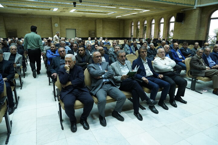 لاریجانی، حسن خمینی، جنتی، هاشمی،  مرعشی، واعظی، جهانگیری و محمدعلی نجفی در یک مراسم