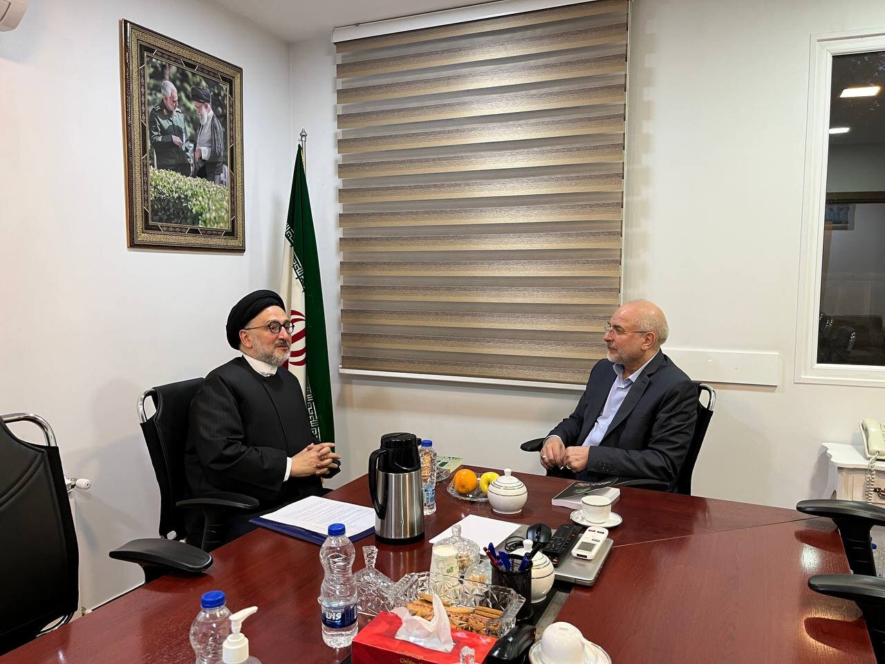 واکنش روحانی اصلاح طلب به ریاست دوباره قالیباف در مجلس/ عدم موفقیت افراطی ها در شرایط فعلی بسیار مهم بود+ سلفی ابطحی با رئیس مجلس