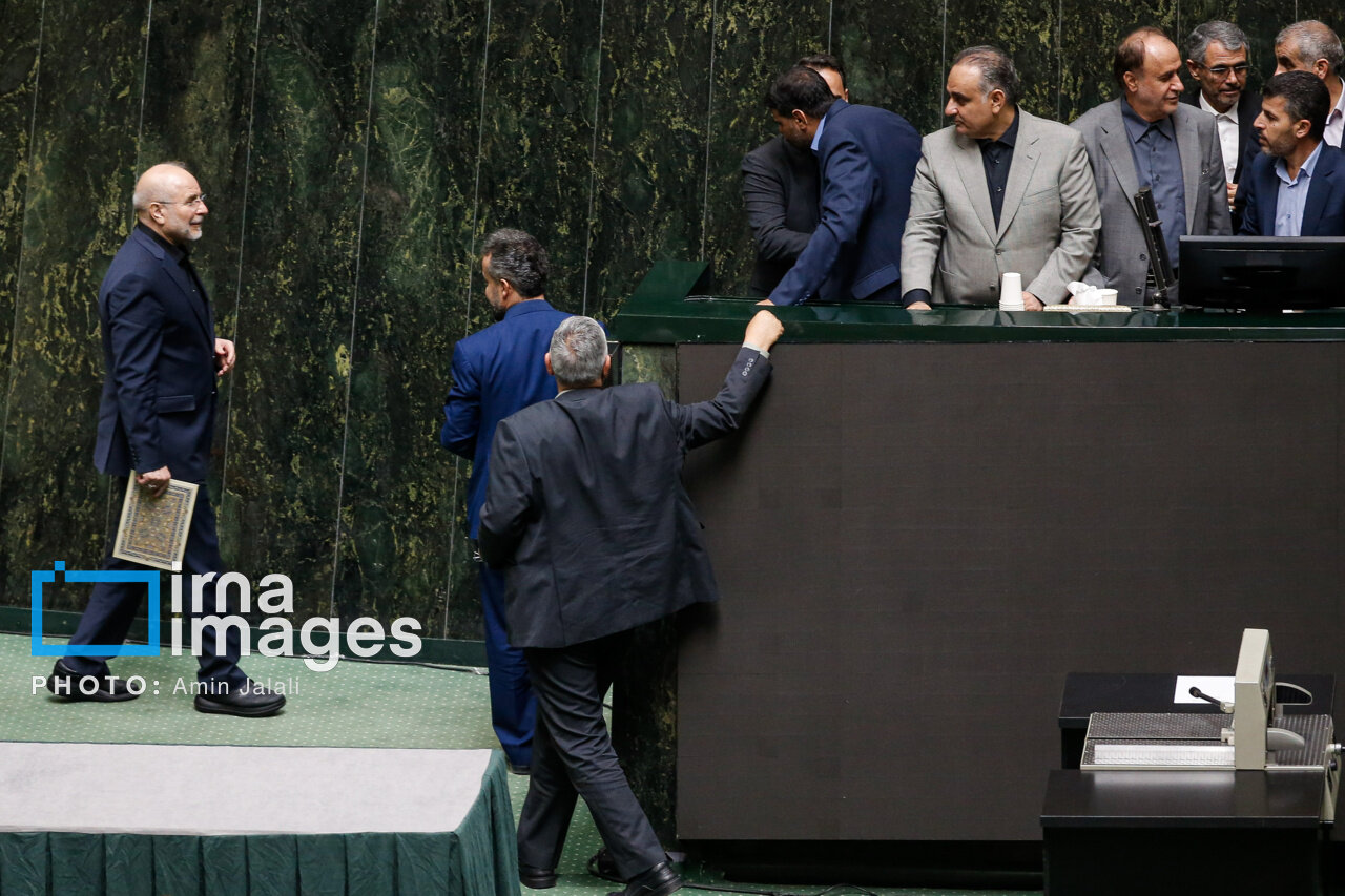 لحظهای که قالیباف رای اعتماد مجلس را گرفت / رییس مجلس در کنار یاران پارلمانی خود