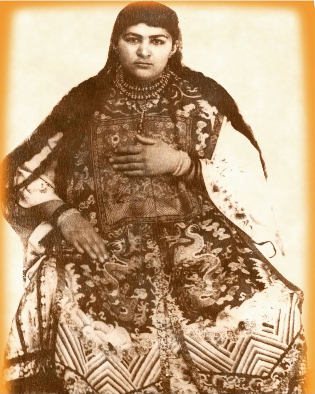 عکس/ آخرین سوگلی ناصرالدینشاه با لباس چینی