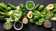 ۵ سبزی پرخاصیت برای کاهش کلسترول بعد از ۵۰ سالگی