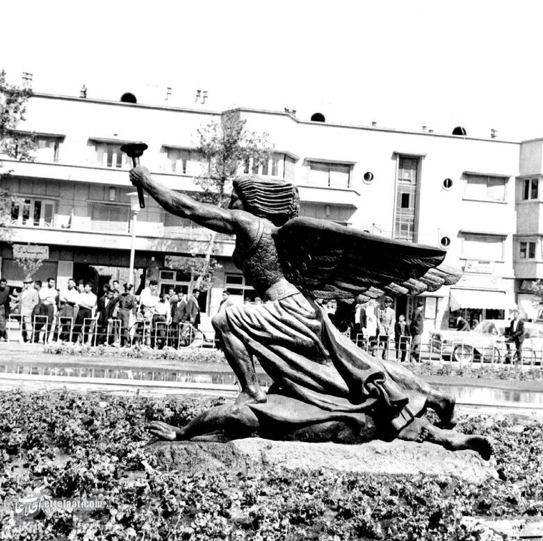تصاویر دیده نشده از میدان بهارستان؛ از ۱۶۸ سال قبل تا امروز