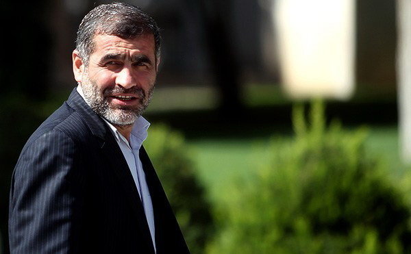 قبلا نماینده ای به یک سرباز سیلی زد؛ حالا یک "نماینده زاده" افسر پلیس را زیر می گیرد