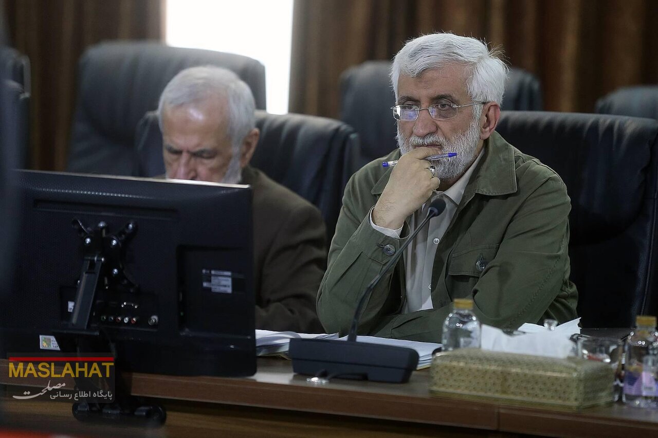 تصاویری از سعید جلیلی در جلسه بررسی لایحه CFT/ پزشکیان و احمدی نژاد غایب بودند/ لاریجانی هم بود