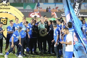 یک امضا تا معرفی سرمربی جدید استقلال! یک امضا تا معرفی سرمربی جدید استقلال!