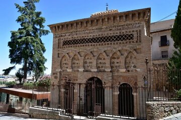 fs1600x1200px-Mosque_of_Cristo_de_la_Luz_22.webp