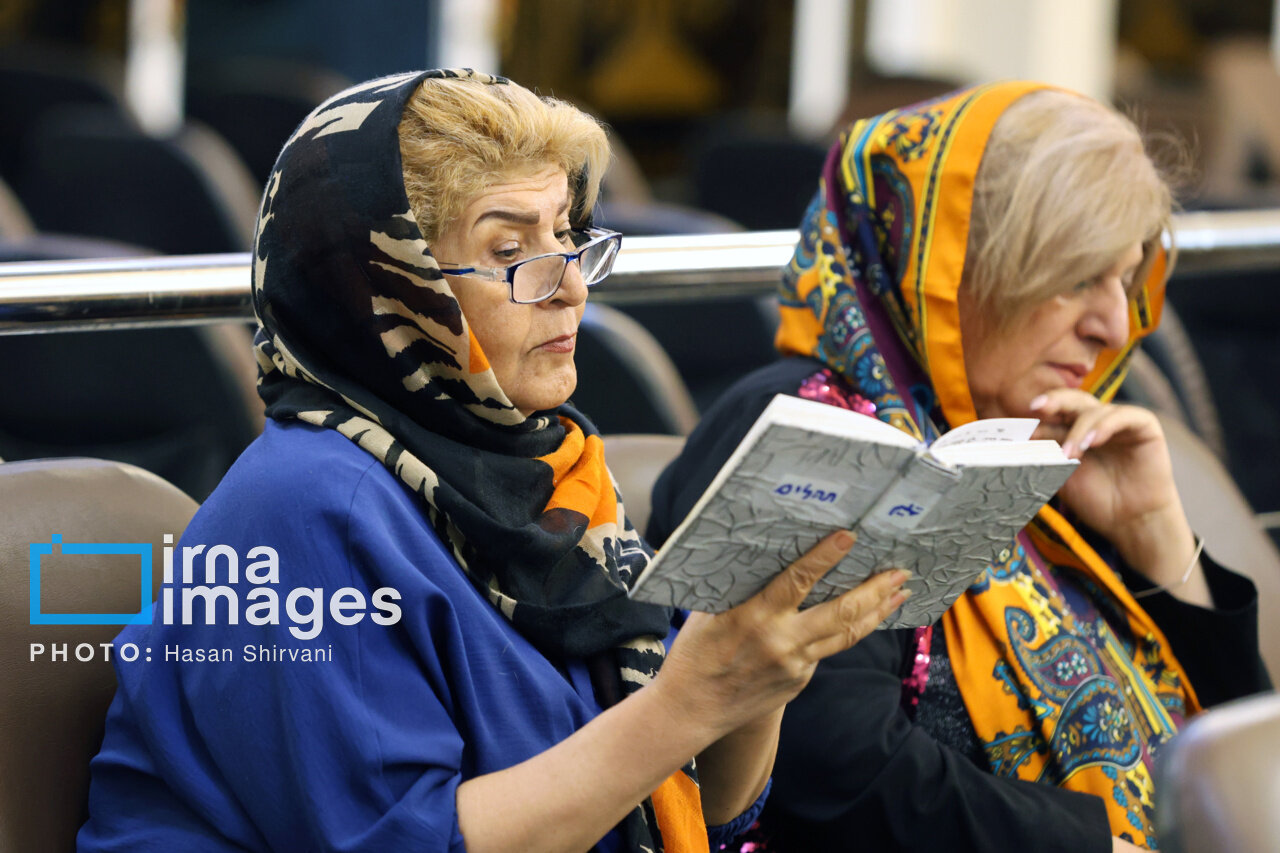 برگزاری مراسم بزرگداشت امام خمینی (ره) در کنیسه یوسف آباد تهران+تصاویر