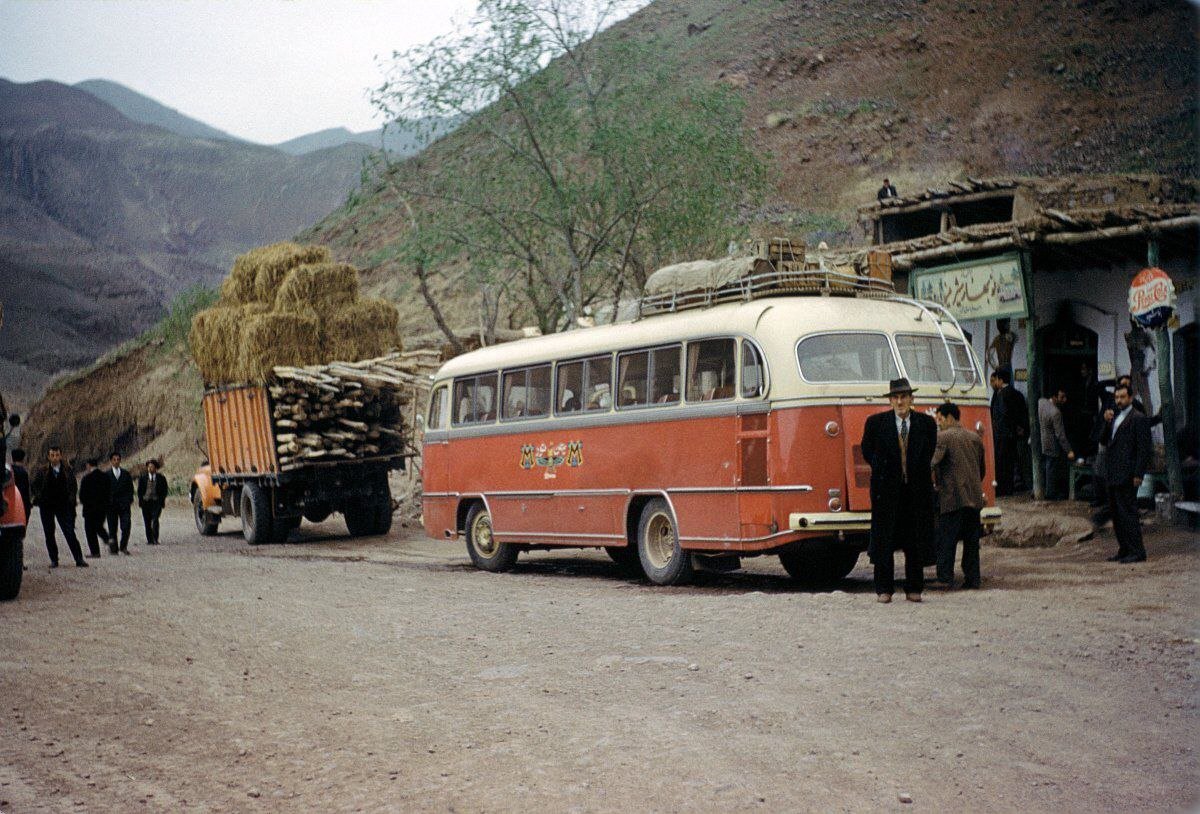 عکس | اتوبوس خط رشت به تهران ، سال ۱۳۳۶ خورشیدی