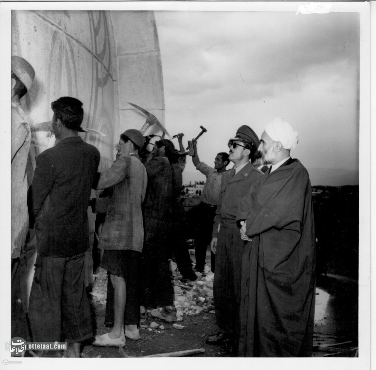 عکس/ تخریب معبد بهائیان در تهران ۷۰ سال قبل