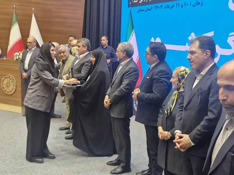 تجلیل از زنان کنشگر و صادر کنندگان نمونه استان سمنان