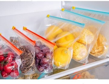 کدام کیسه، ایمنی بیشتری برای نگهداری غذا دارد؟/ کیسه فریزر، کیسه زیپدار یا کیسههای سیلیکونی؟ کدام کیسه، ایمنی بیشتری برای نگهداری غذا دارد؟/ کیسه فریزر، کیسه زیپدار یا کیسههای سیلیکونی؟