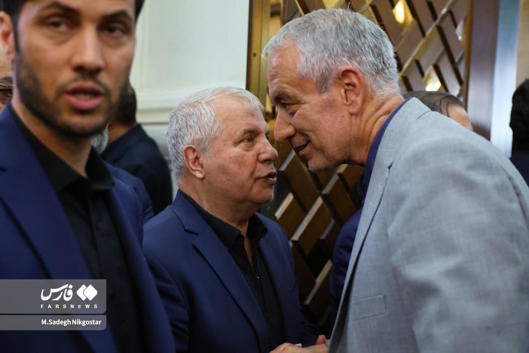 حضور چهره های سیاسی و اقتصادی در مراسم ترحیم پدر علی انصاری