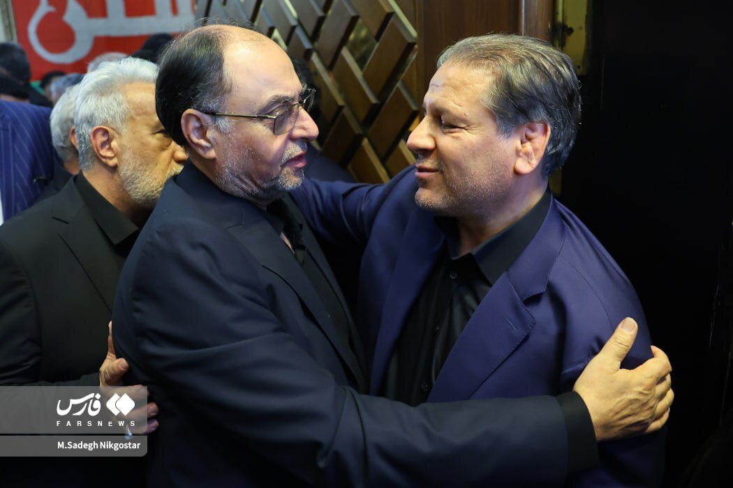 حضور چهره های سیاسی و اقتصادی در مراسم ترحیم پدر علی انصاری