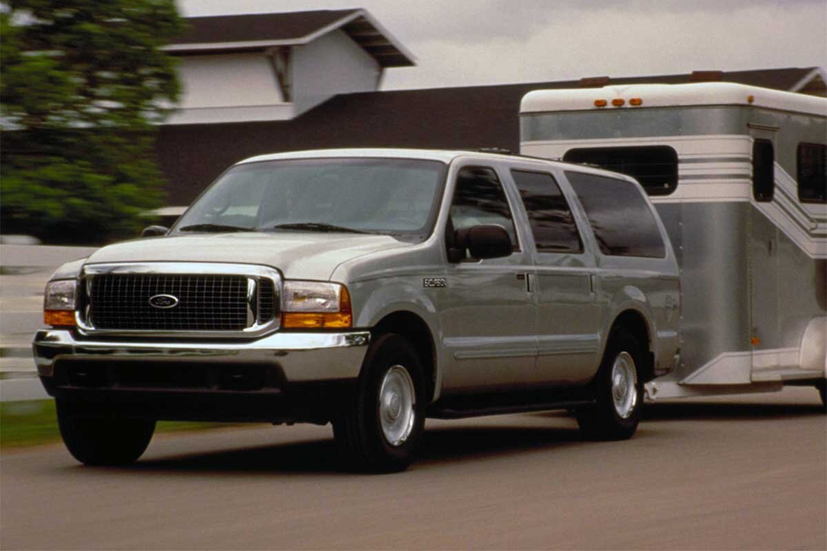 تویوتا لندکروزر در برابر این خودرو کوچک است! / عکس