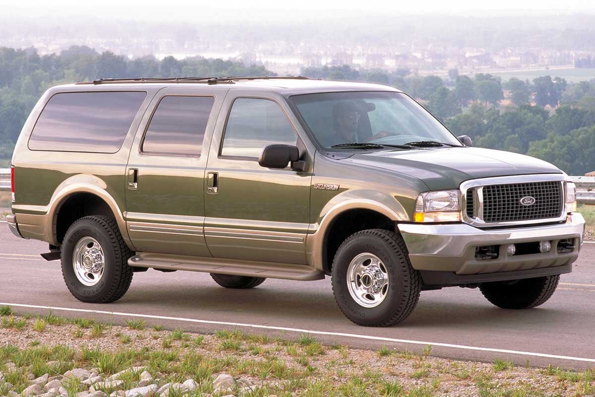 تویوتا لندکروزر در برابر این خودرو کوچک است! / عکس