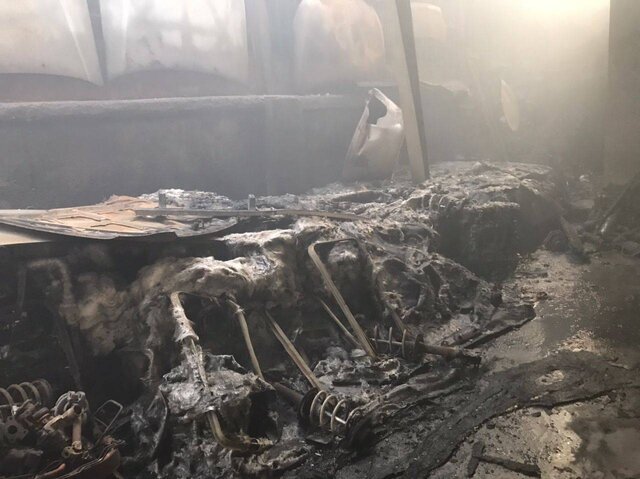 حریق گسترده در انبار لوازم یدکی خودرو/ عکس