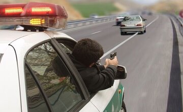 ببینید | لحظات دلهره‌آور تعقیب و گریز پلیس با یک سمند