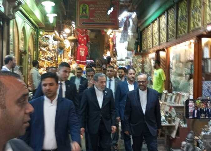 دیدار عراقچی با برخی از شخصیتها و نخبگان مصر در رستوران و دیدر از بازار خان الخلیلی/عکس