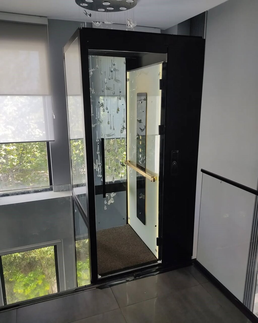 آسانسور شیشهای خانگی پیشساخته؛ نصب ۷۲ ساعته بدون تخریب