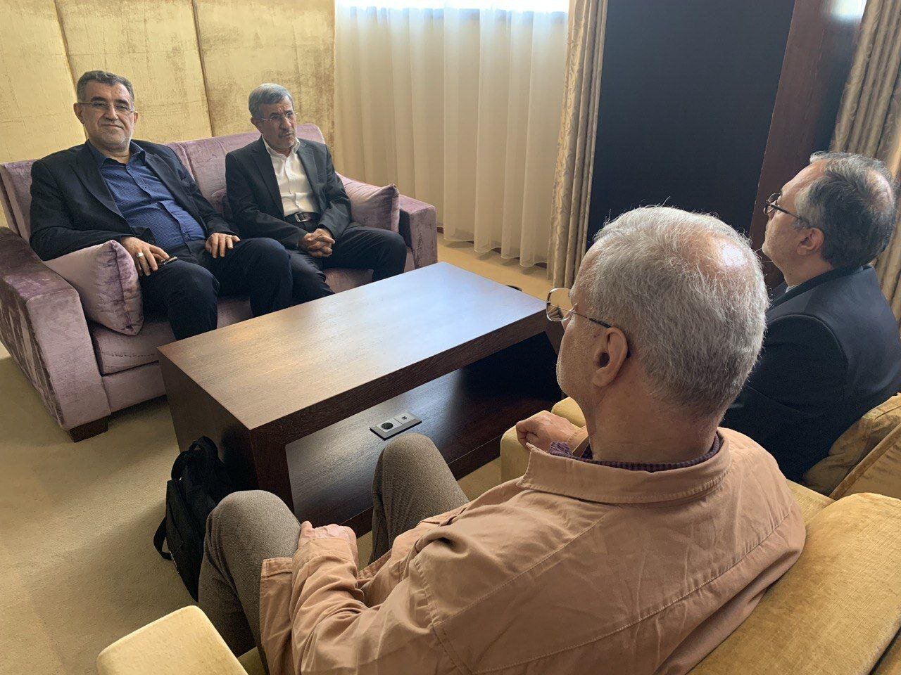 احمدی نژاد به بوداپست رفت/ علت سفر چه بود؟+ عکس