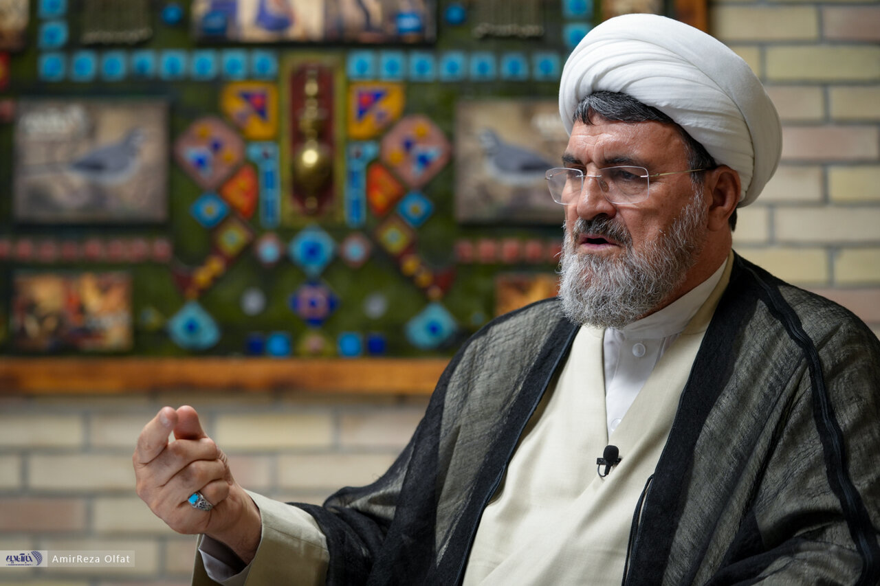 امام درباره سوبسید به میرحسین چه گفت؟/ امام به خلخالی گفت یک نفر بیشتر از موافقت شورا اضافه اعدام کنی بعدی خودت هستی/ نظام را با حرام نمی‌شود حفظ کرد