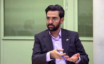 واکنش آذری جهرمی به کاهش ساعات کار کارکنان دولت / به استهزا کشیدن مفهوم بهرهوری است