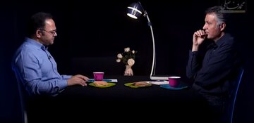 گفت وگوی فاضلی با قهرمانپور در باره امکان ایجاد دموکراسی در ایران / آیا دموکراسی همه مشکلات ایران را حل می کند؟/ چرا دموکراسی دور و دشوار نیست