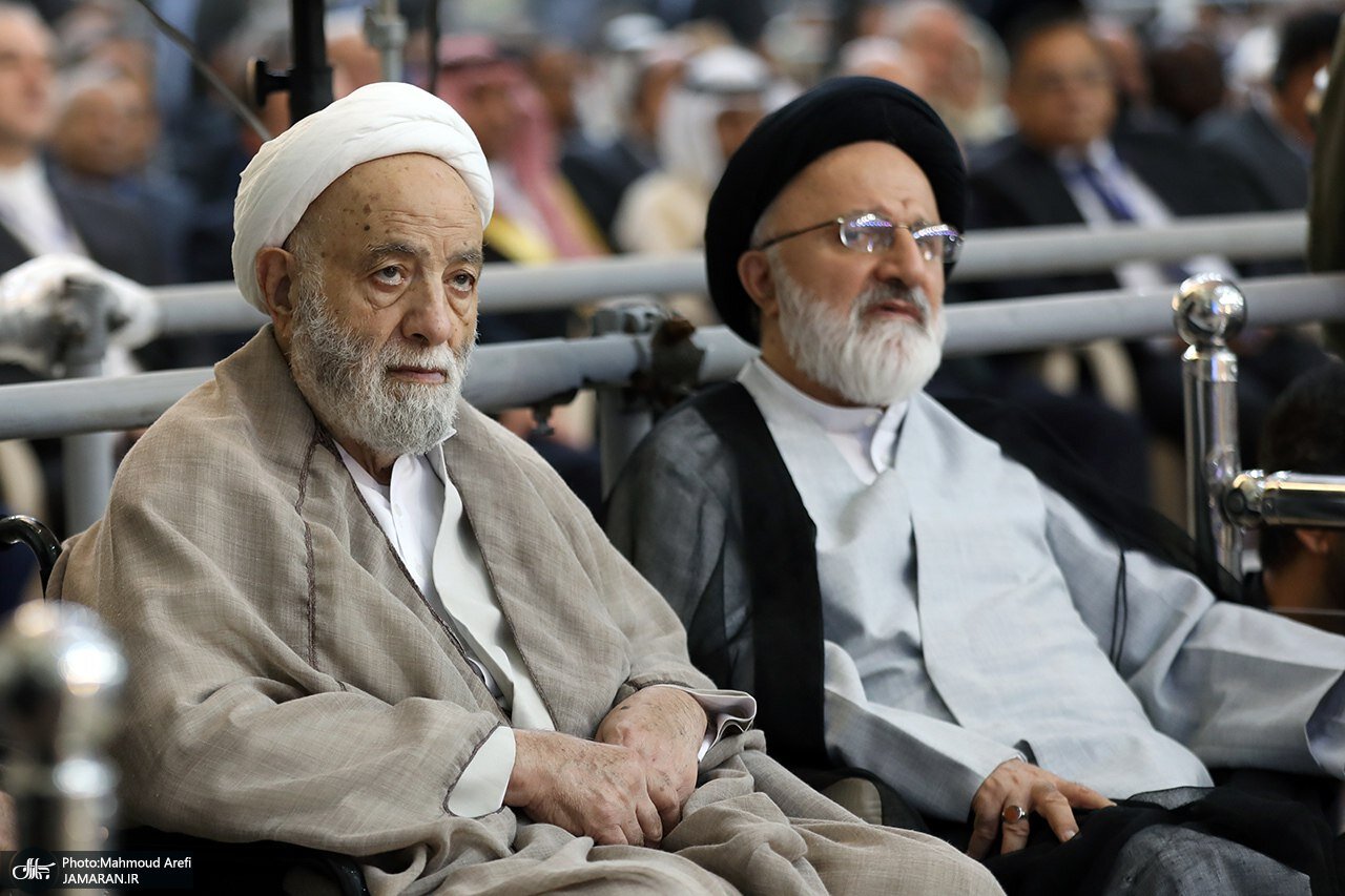 همنشینی قرائتی و قائم مقام دفتر رهبر انقلاب در حرم امام خمینی