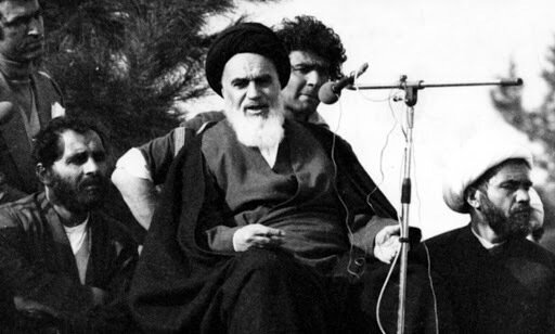 منافقین مدرسه رفاه را اشغال کرده بودند/ امام داش‌مشتی‌های مذهبی تهران را پس نزد