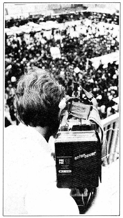 ۲۱ دوربین فیلمبرداری مراسم وداع با امام در مصلی را پوشش میداد + عکس