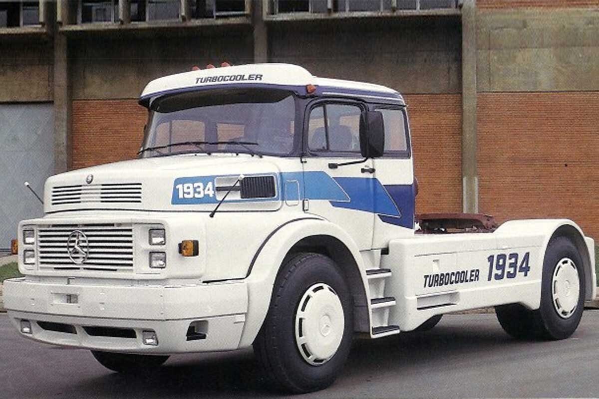 کامیون ۶۶ ساله بنز در ایران سوژه رسانههای جهانی شد!