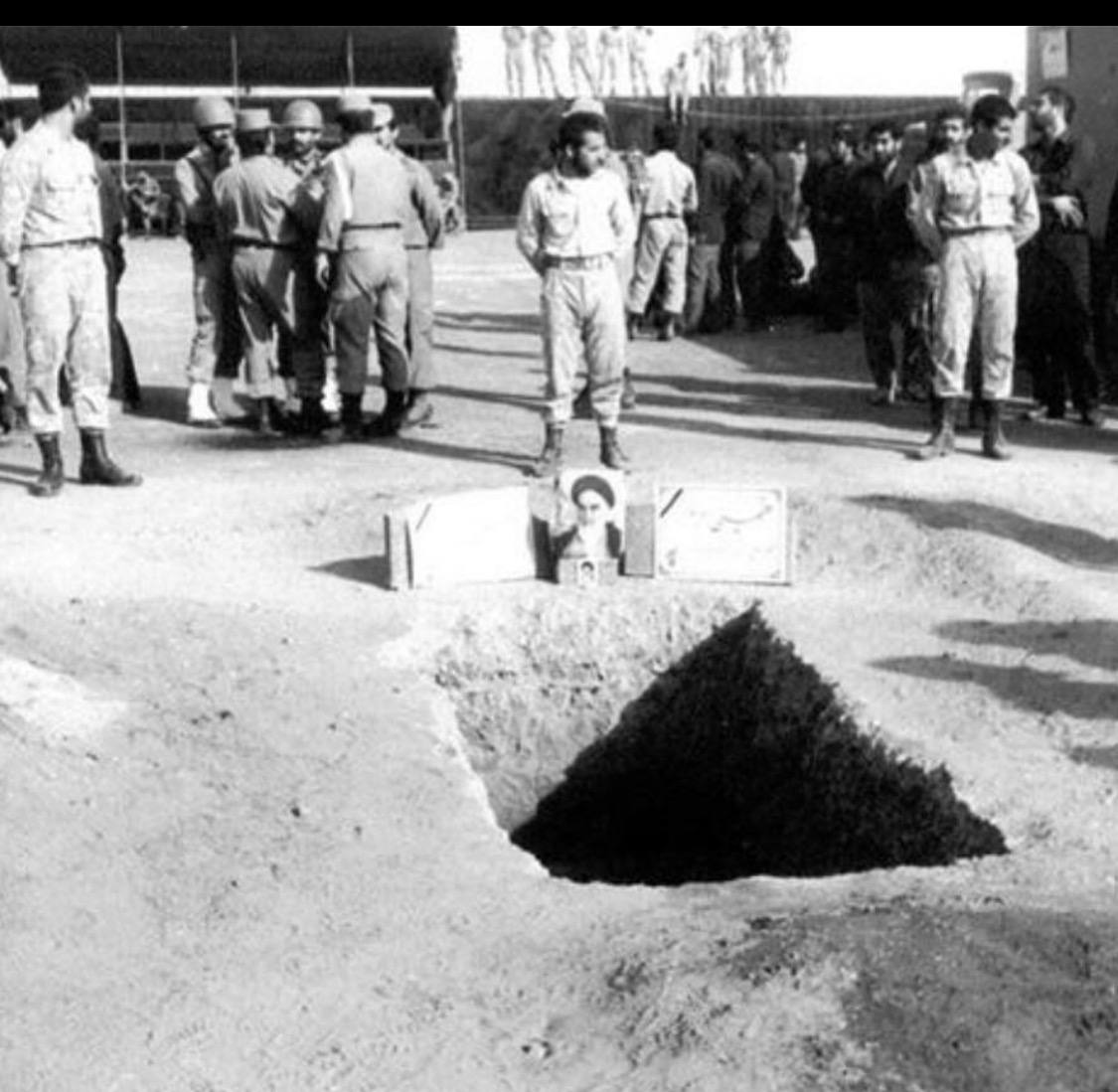 تصویری دیده نشده از آماده شدن آرامگاه امام خمینی قبل از مراسم تدفین