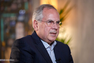 سریع القلم و بازخوانی نقش کلیدی ترین طبقه / چرا  سریع‌القلم، «قانون‌گرایی» طبقه متوسط را راه نجات ایران می‌داند؟ /  طبقه متوسط موتور توسعه پایدار