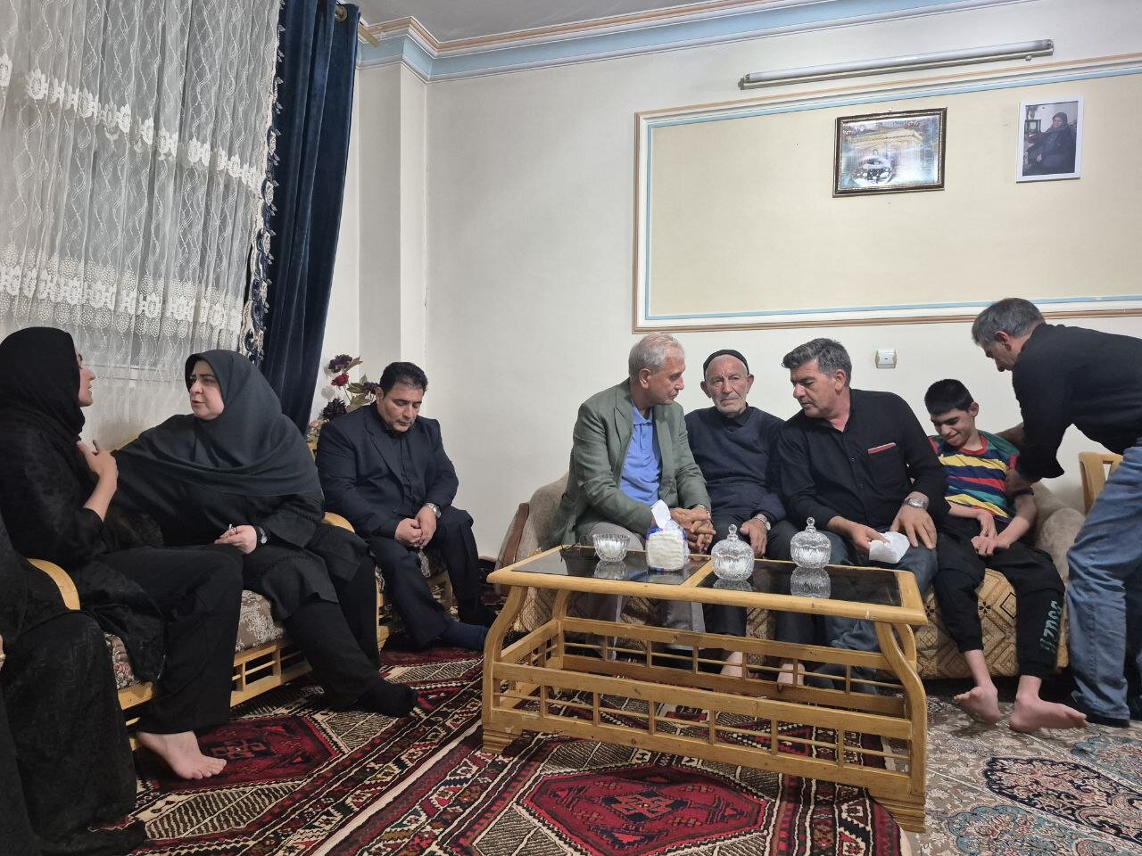 اختصاصی/ دیدار ربیعی و مهاجرانی با خانواده الهه حسین نژاد+تصاویر