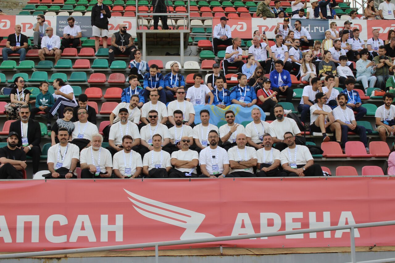 سرمربیگری مهدی پاشازاده برای تیم هنرمندان/ از محسن تنابنده تا علی لهراسبی و کامبیر دیرباز