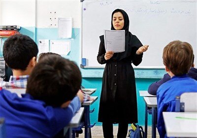 گزینشهای غیرتخصصی برای معلم شدن؛ در دانشگاه فرهنگیان دختر و پسر جدا از هم درس میخوانند