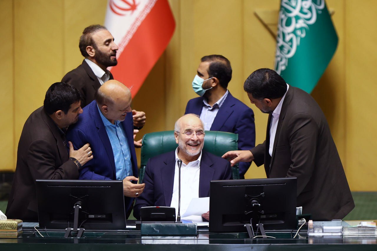 روز شاد و شلوغ نمایندگان در صحن مجلس+تصاویر