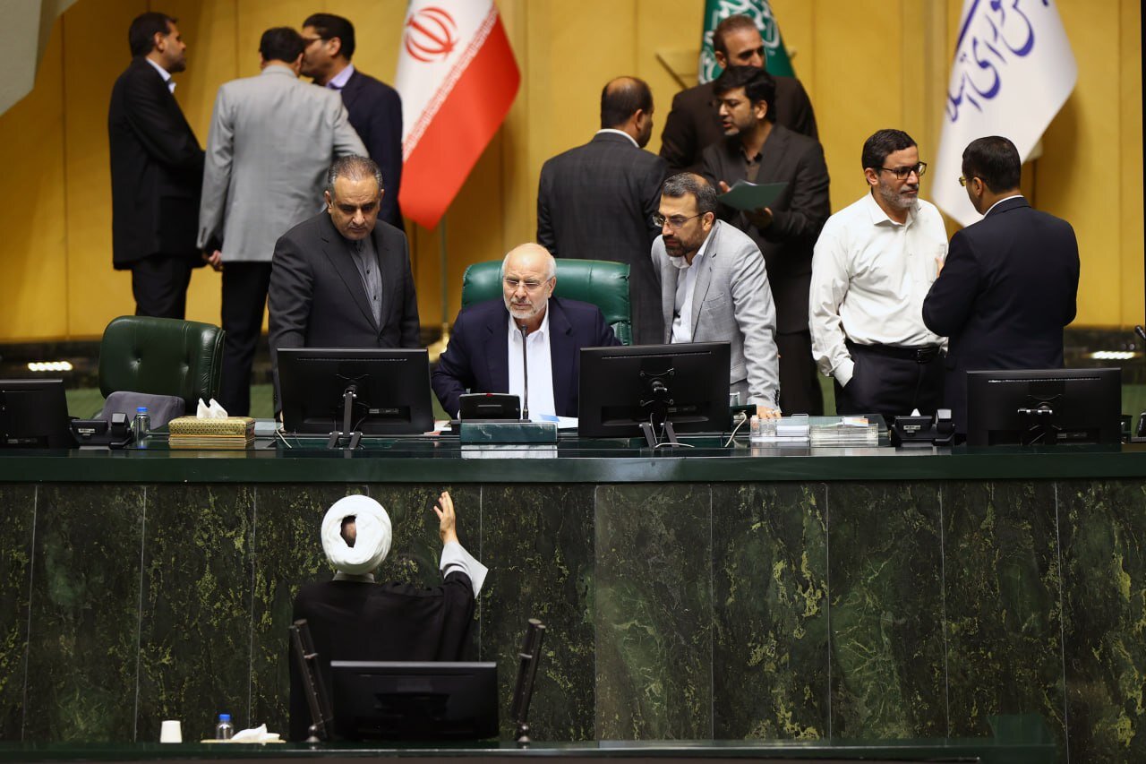 روز شاد و شلوغ نمایندگان در صحن مجلس+تصاویر