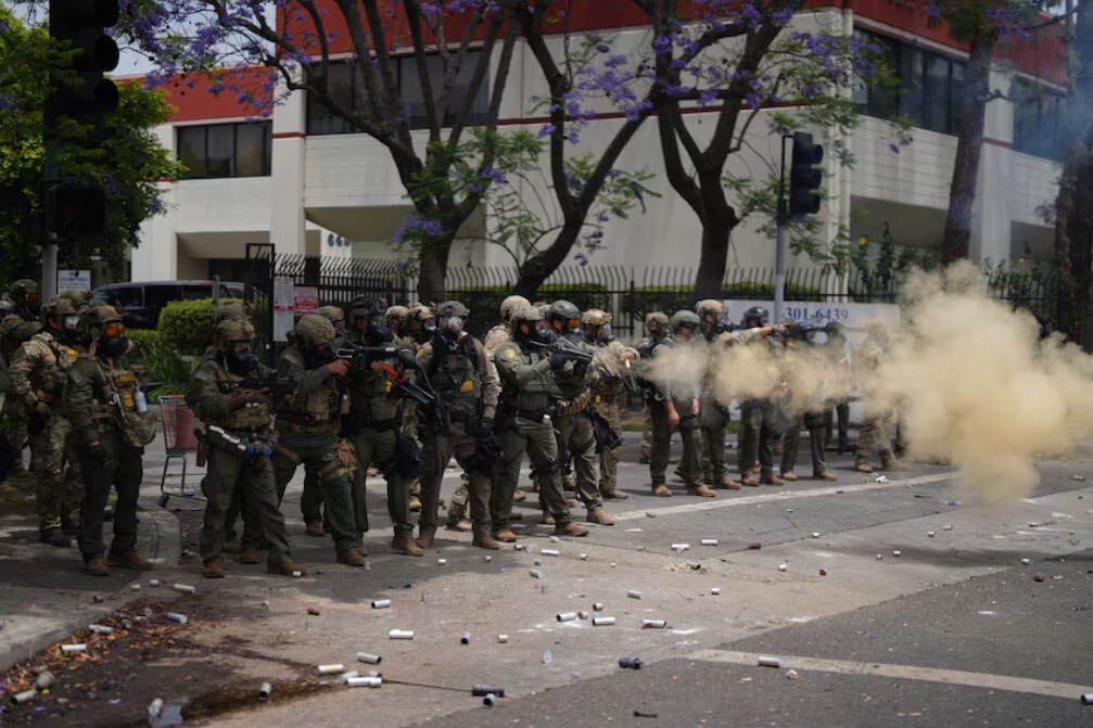 شورش در لسآنجلس از کجا نشأت گرفت؟/ دلایل شورش مهاجران در کالیفرنیا و نیویورک