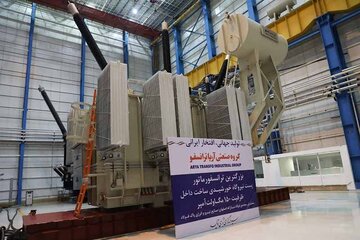 رونمایی از بزرگ‌ترین ترانسفورماتور خورشیدی کشور؛ انتقاد صریح از واردات تجهیزات نیروگاهی