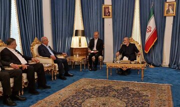 دیدار دبیر شورای عالی امنیت ملی کشورمان با معاون دبیرکل جبهه مردمی آزادی فلسطین / احمدیان: رژیم صهیونیستی در حال ارتکاب بزرگترین جنایت علیه بشریت است