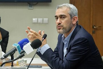 حمله به مدنی زاده با سلاح قدیمی اصولگرایانه؛ «قانون نحوه انتصاب افراد در پستهای حساس»/ بعد از ظریف نوبت وزیر پیشنهادی اقتصاد است؟